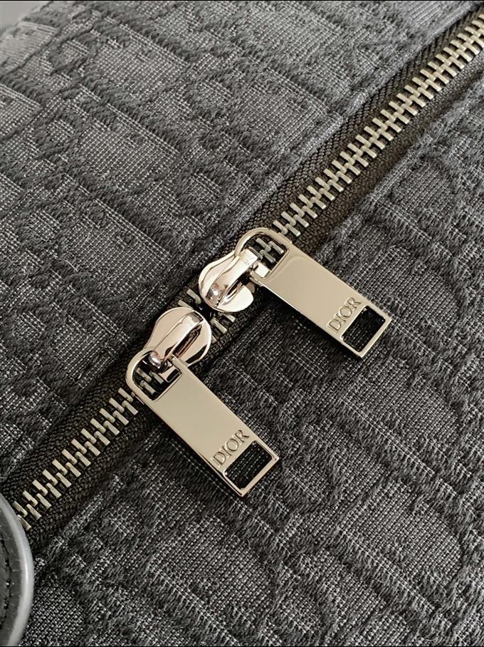 2025228Y770P211038201