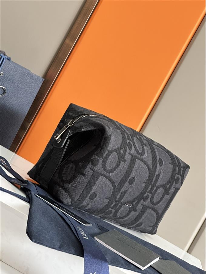 2025228Y400P215447820