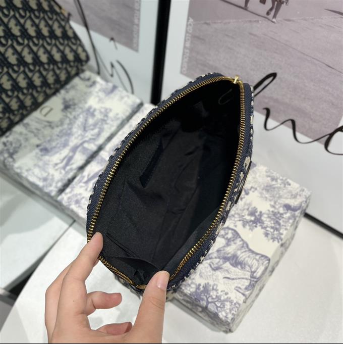 2025228Y400P215623175