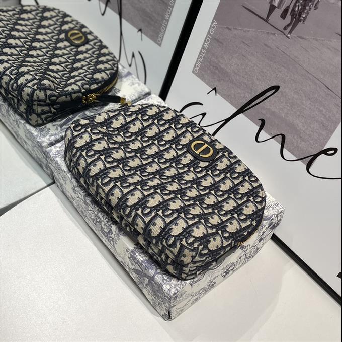 2025228Y400P21562398