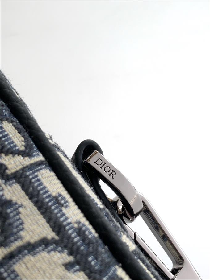 2025228Y570P221112971