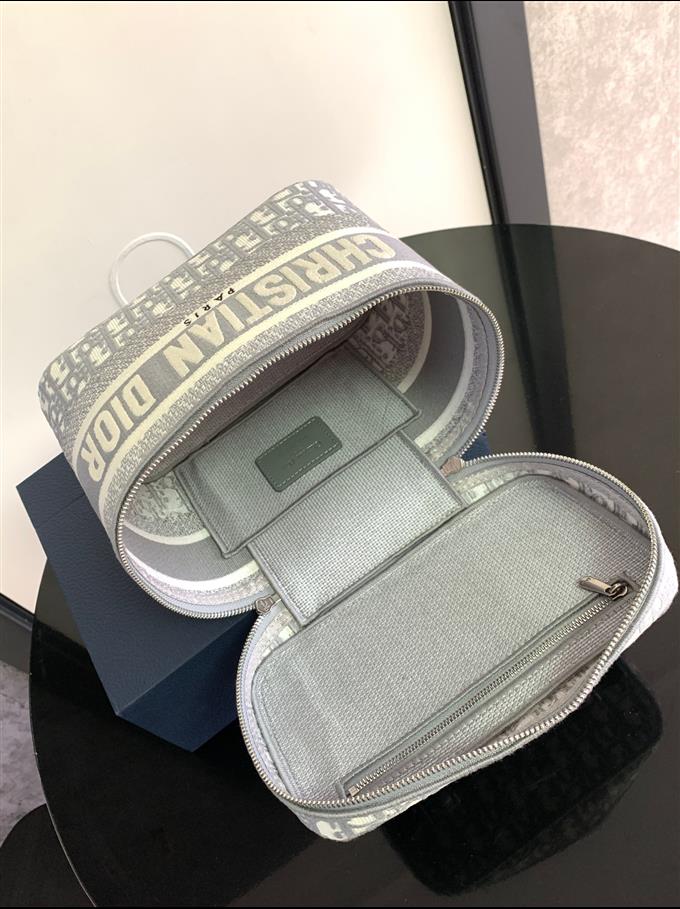 2025228Y600P215624268