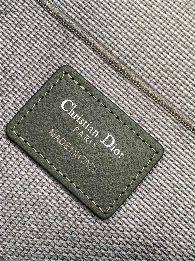 2025228Y600P215624300