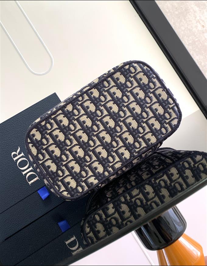 2025228Y600P215624363