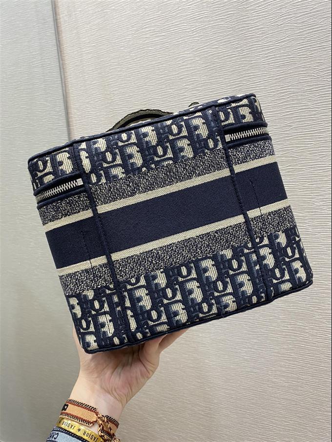 2025228Y650P215624522