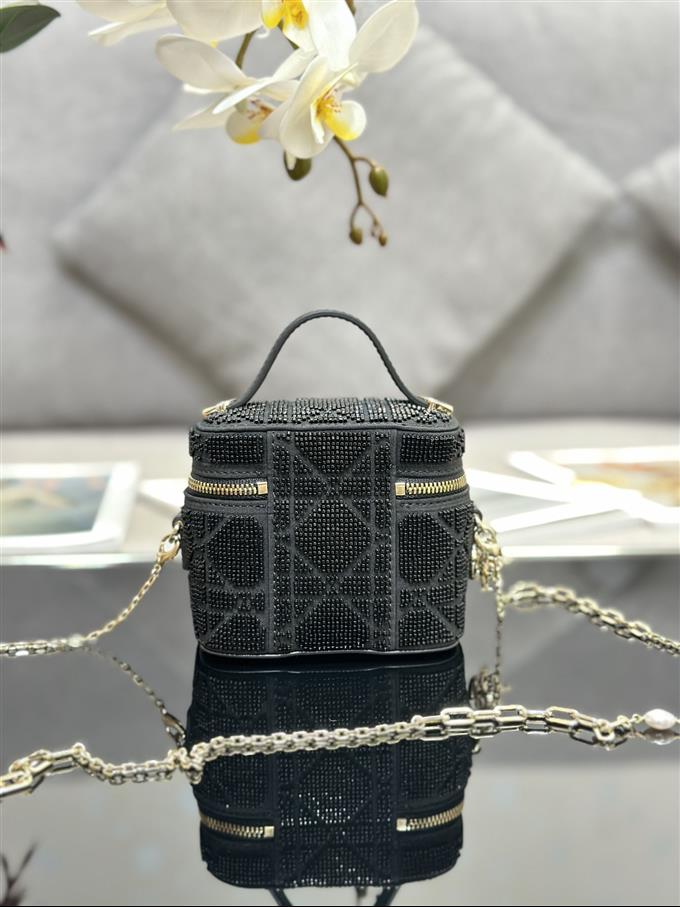 2025228Y650P215624758