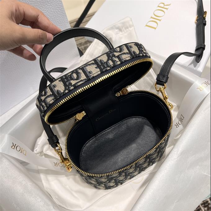 2025228Y650P21594756