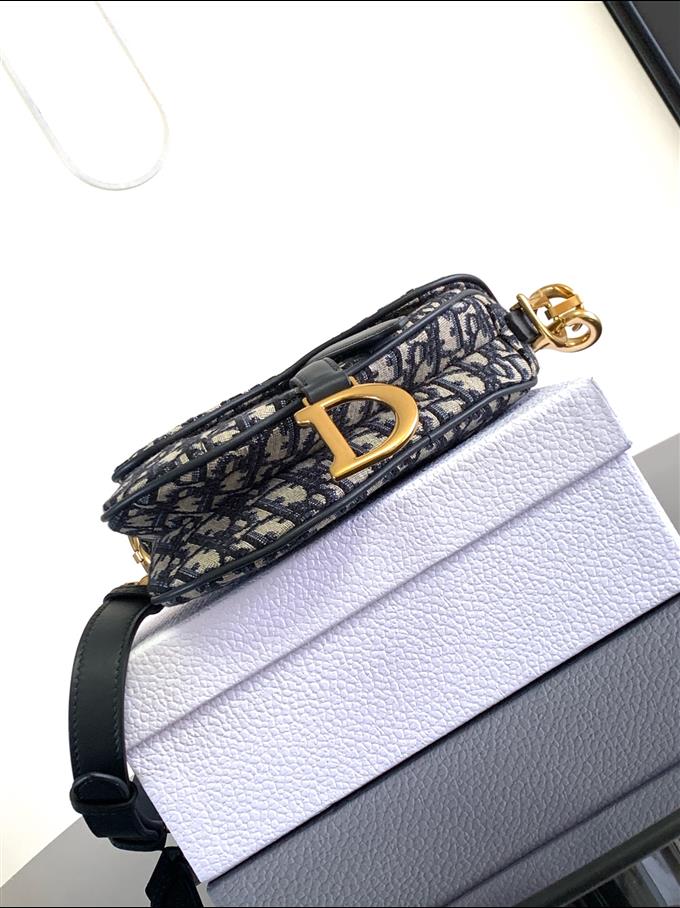 2025228Y500P212257591