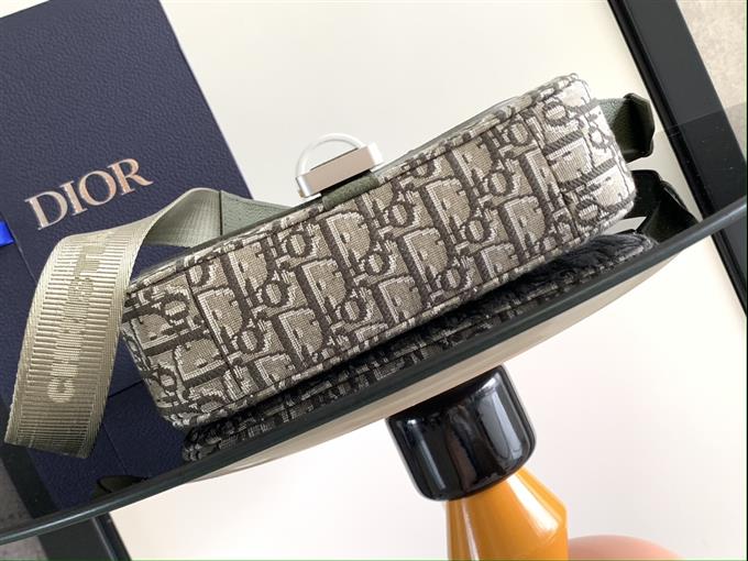 2025228Y550P212257780