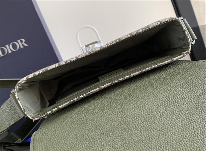 2025228Y550P212257841