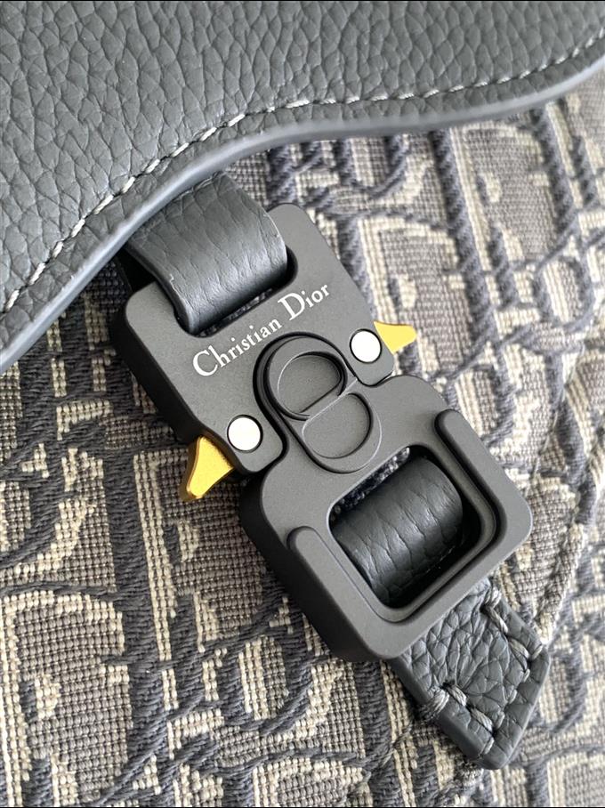 2025228Y550P21225892