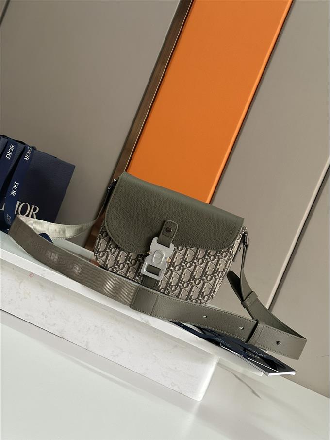 2025228Y550P212316477