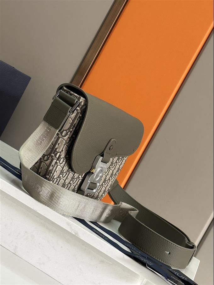 2025228Y550P212316493