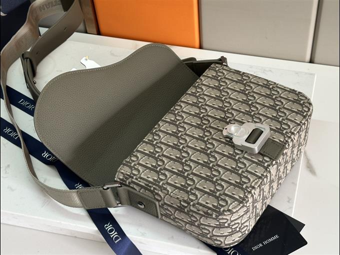 2025228Y550P212316589