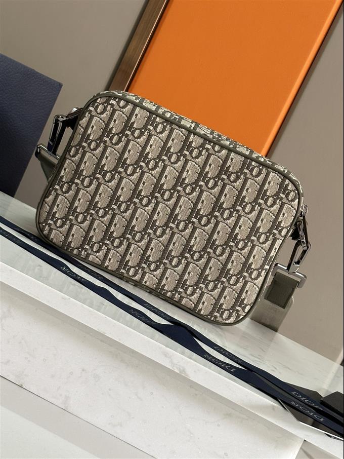 2025228Y550P212316651