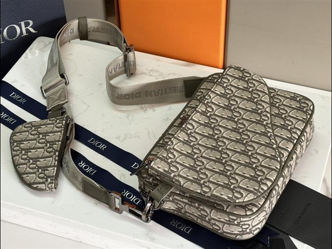 2025228Y550P212316667