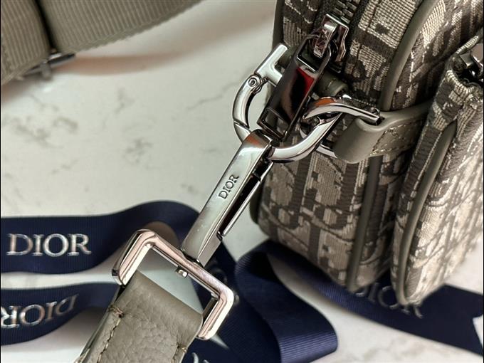 2025228Y550P212316715