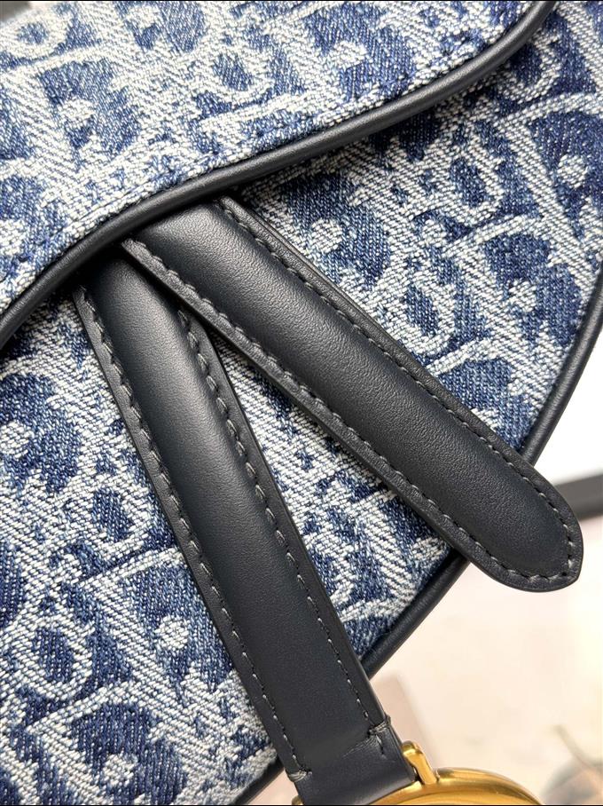 2025228Y550P21235495