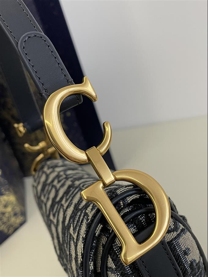 2025228Y550P21235873