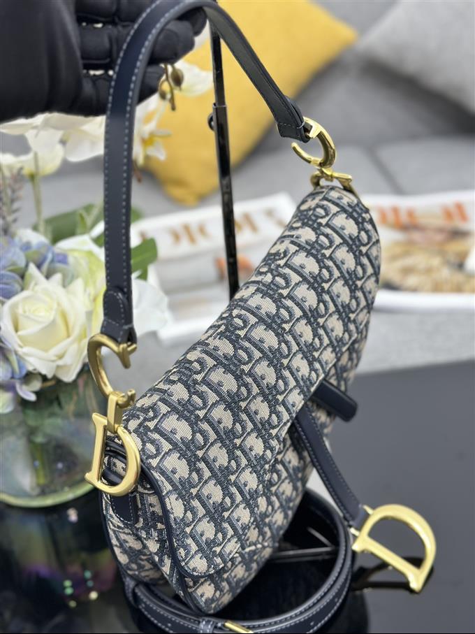 2025228Y550P21236469