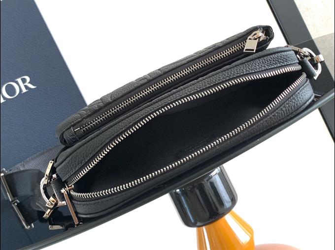 2025228Y560P21236784