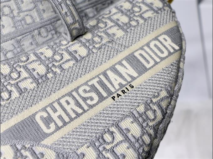 2025228Y600P212338637