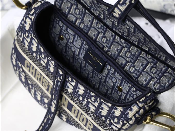 2025228Y600P212338792