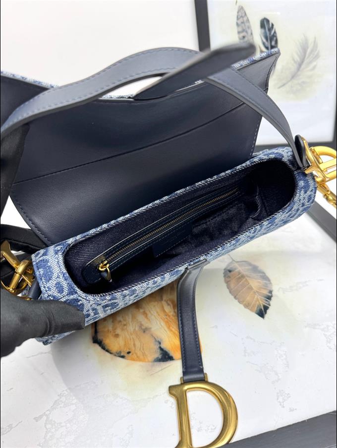 2025228Y600P21237861