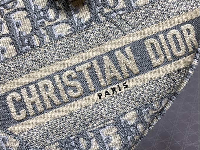 2025228Y650P212312359