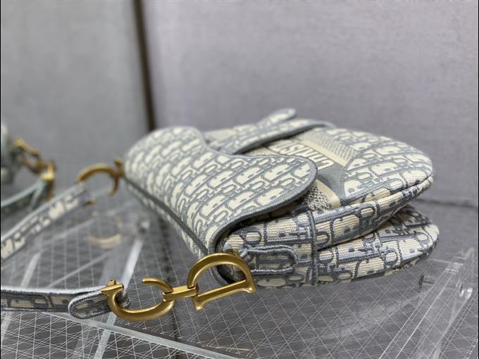 2025228Y650P212312421