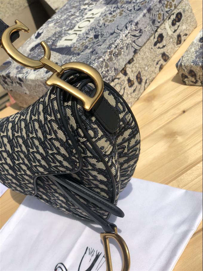 2025228Y750P21232308