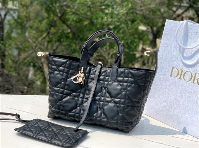 2025228Y1000P212644605