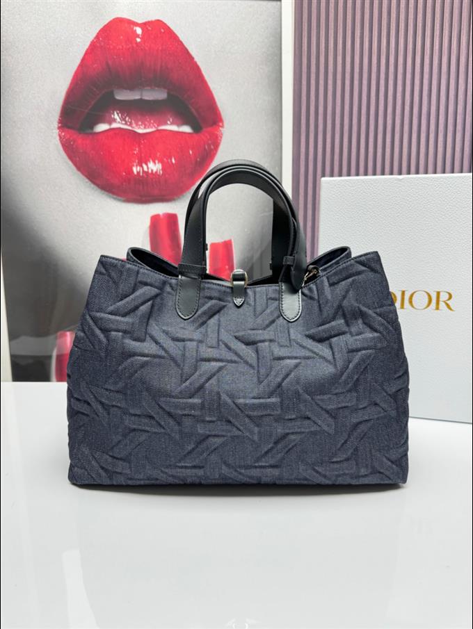 2025228Y700P21264590