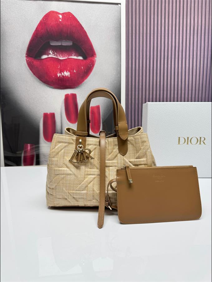 2025228Y750P212645169