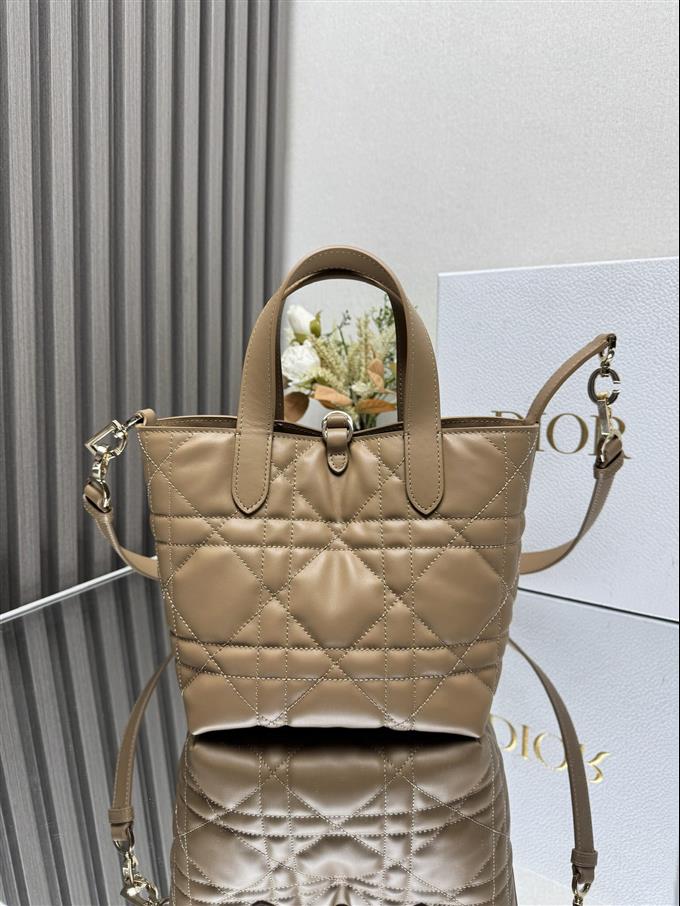 2025228Y750P212645781