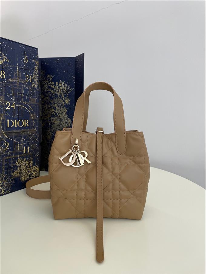 2025228Y750P212646297