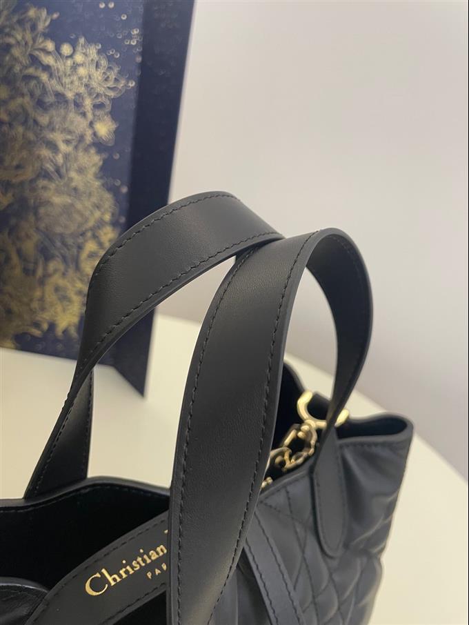 2025228Y750P212646657