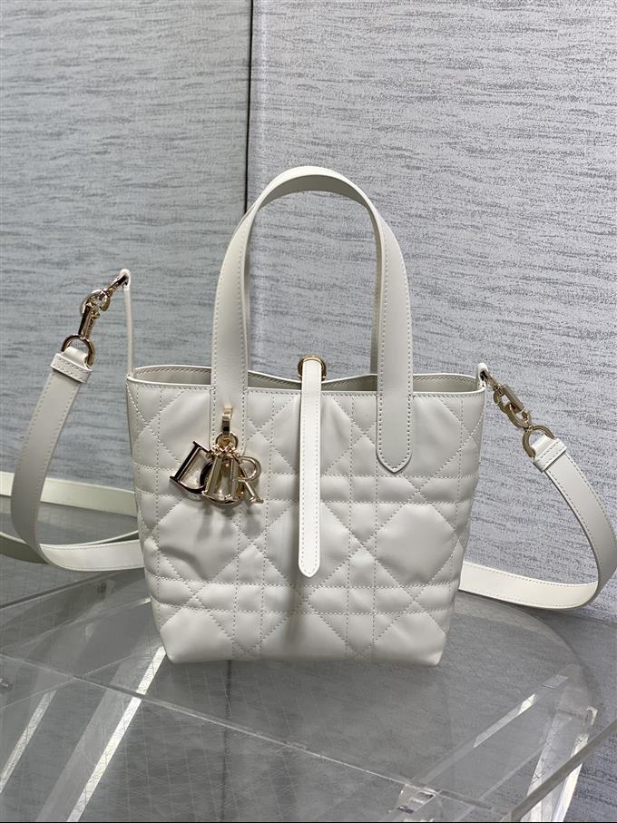 2025228Y750P212646719