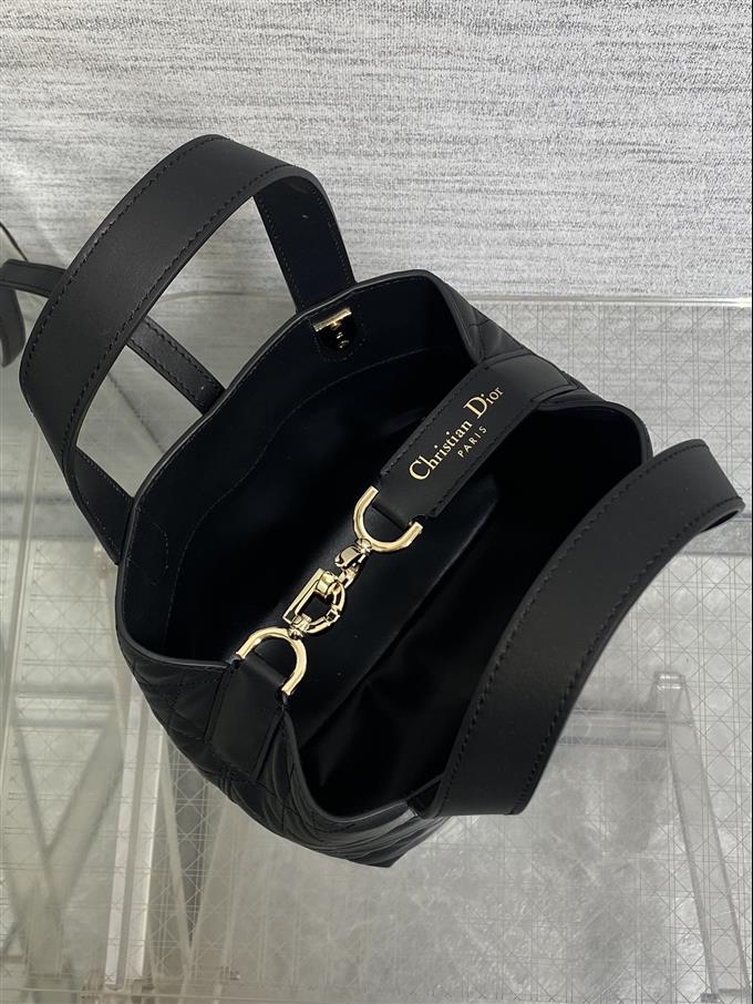 2025228Y750P212646968