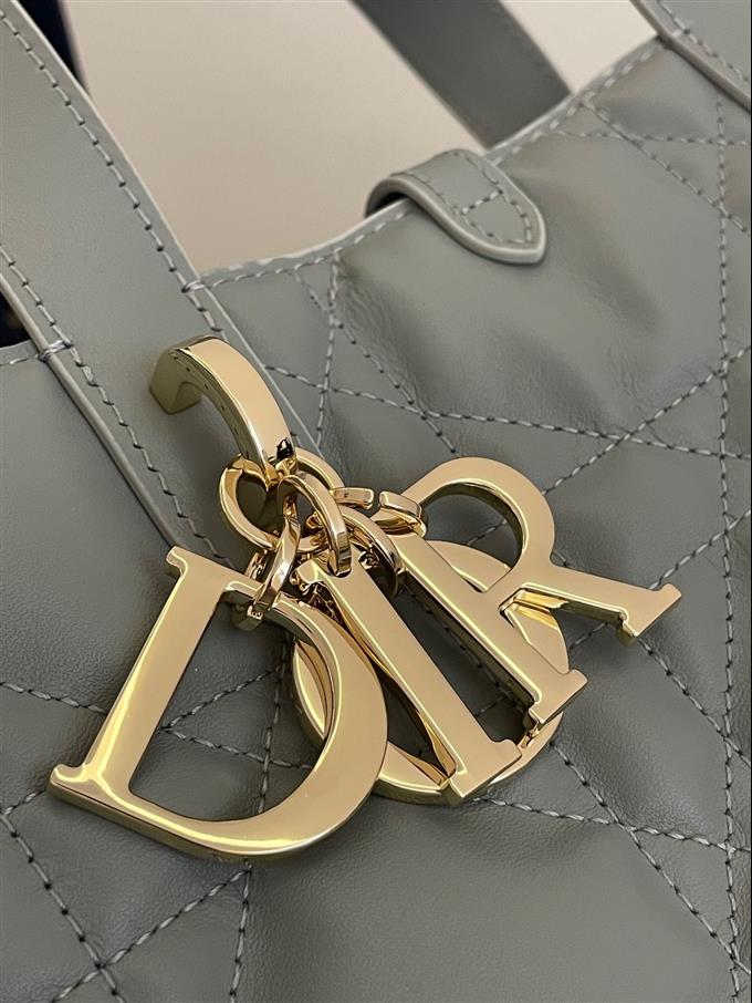 2025228Y780P212649302