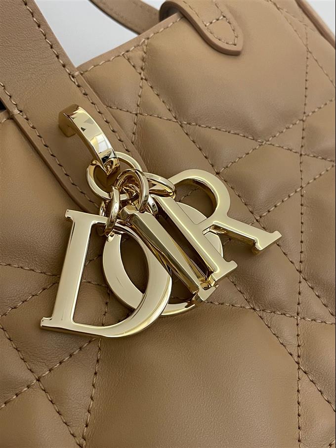 2025228Y780P212649586