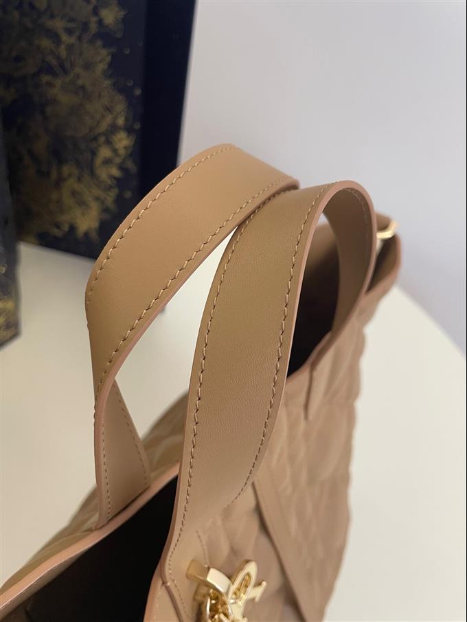 2025228Y780P212649617