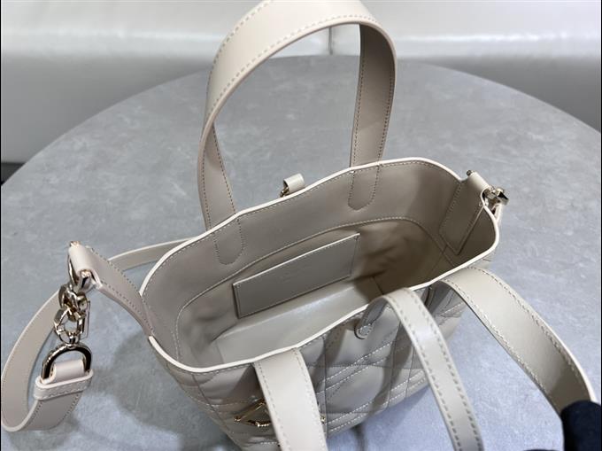 2025228Y780P212651374