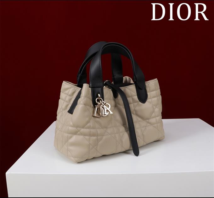 2025228Y800P212640198