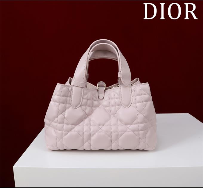 2025228Y800P212640494