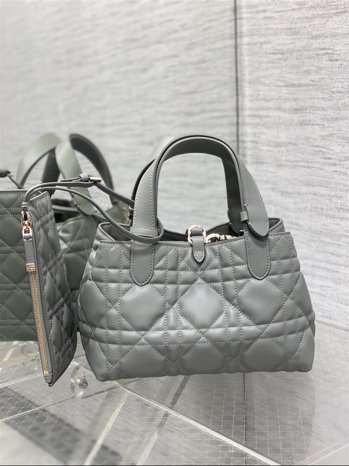 2025228Y800P212641171