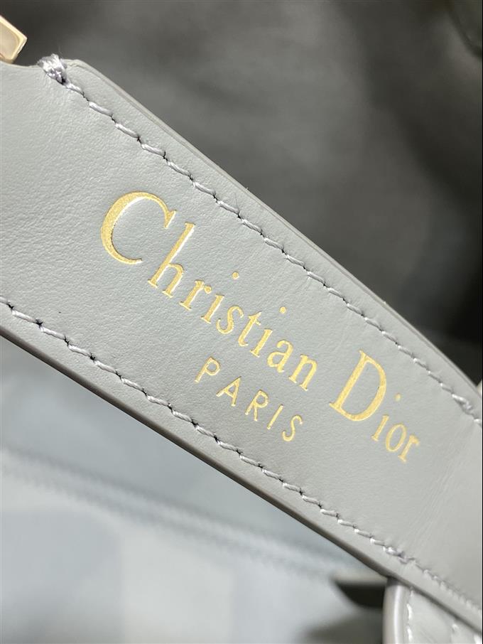 2025228Y800P212641218