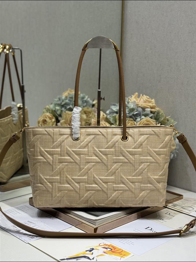 2025228Y800P212653989