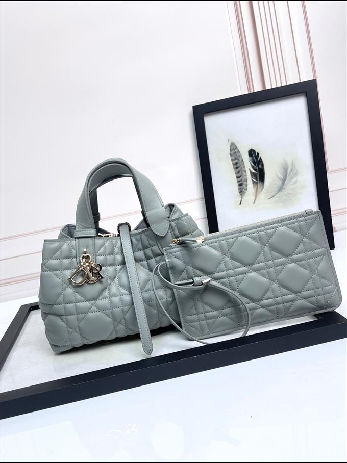 2025228Y800P212656385