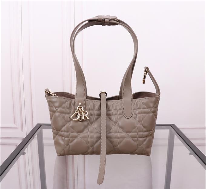 2025228Y800P212657357